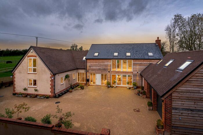 5 Bedroom Detached House For Sale In East Kennett, Marlborough, SN8