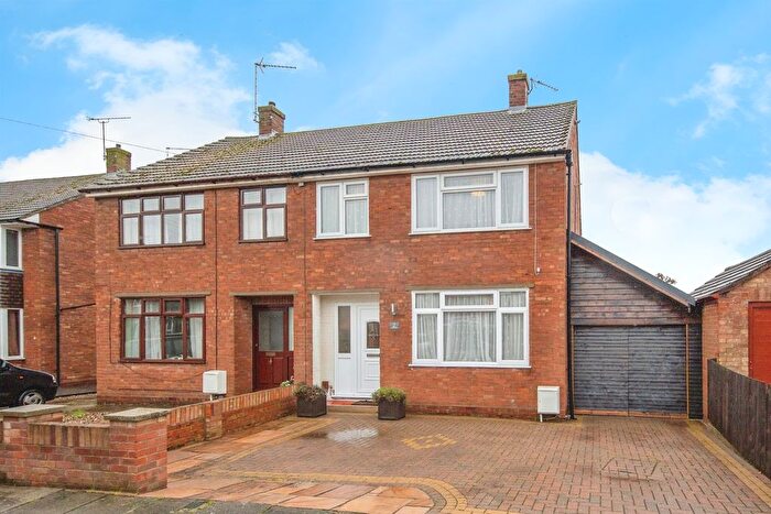 3 Bedroom Semi Detached House For Sale In Thanet Road, Ipswich, IP4