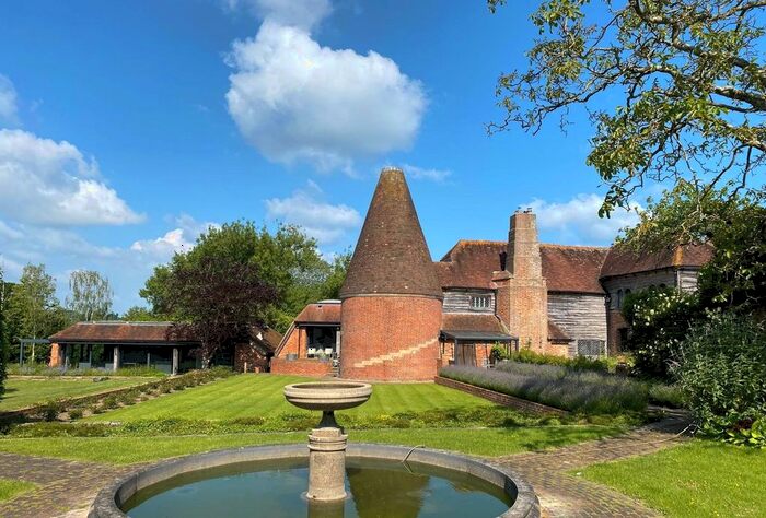 4 Bedroom Detached House For Sale In Boxhurst, Sandhurst, Cranbrook, Kent, TN18