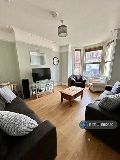 6 Bedroom Semi-Detached House To Rent In Mount Pleasant Road, Exeter, EX4