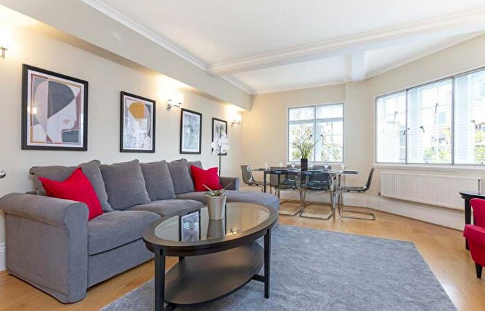 2 Bedroom Apartment To Rent In Baker Street, Marylebone, London, NW1