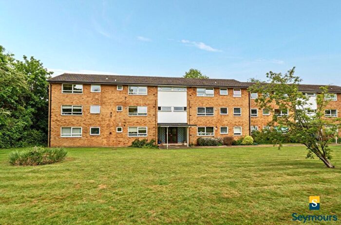 2 Bedroom Flat For Sale In The Shimmings, Boxgrove Road, Guildford, Surrey, GU1