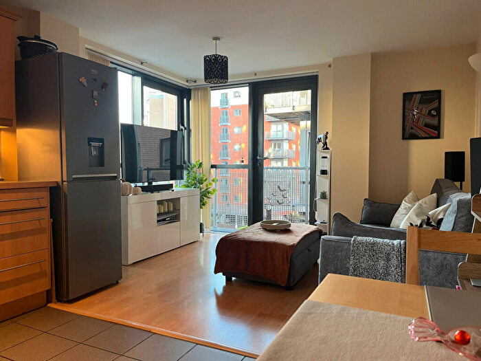 2 Bedroom Flat To Rent In Velocity West, City Walk, Leeds, LS11