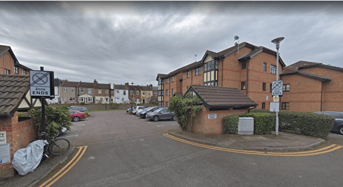 1 Bedroom Flat To Rent In Chamberlain Place, London, E17