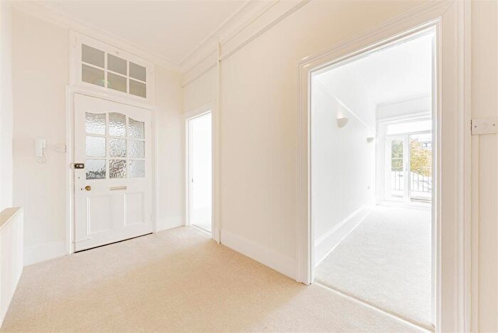 2 Bedroom Apartment For Sale In Pleydell Gardens, Folkestone, CT20