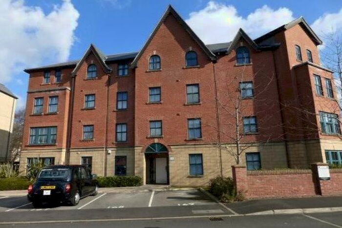 2 Bedroom Flat To Rent In Hadfield Close, Manchester, M14