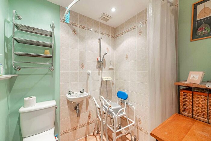1 Bedroom Flat For Sale In Lance Road, West Harrow, Harrow, HA1