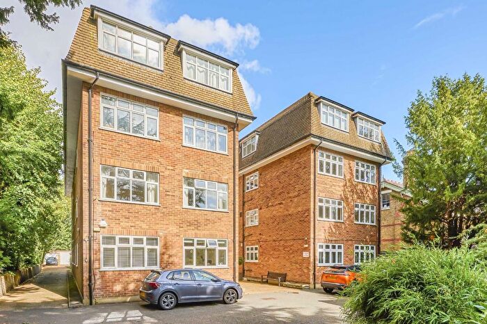2 Bedroom Flat To Rent In The Downs, West Wimbledon, SW20