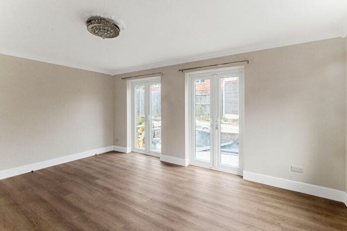 4 Bedroom Property To Rent In Innholder Court, Neath Hill, Milton Keynes, MK14