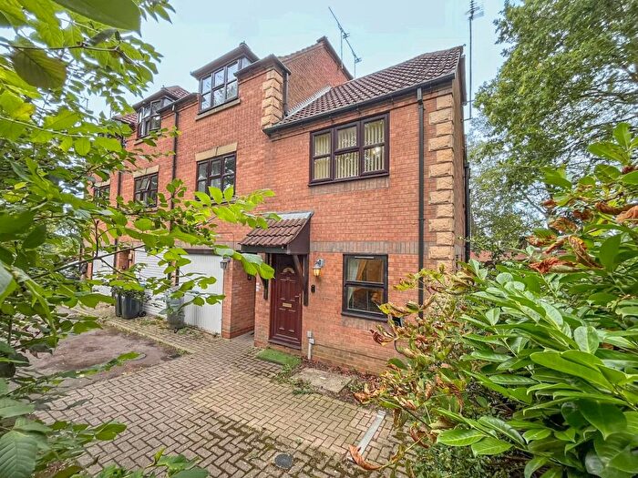 2 Bedroom End Of Terrace House For Sale In Beech Court, Hillmorton, Rugby, CV22