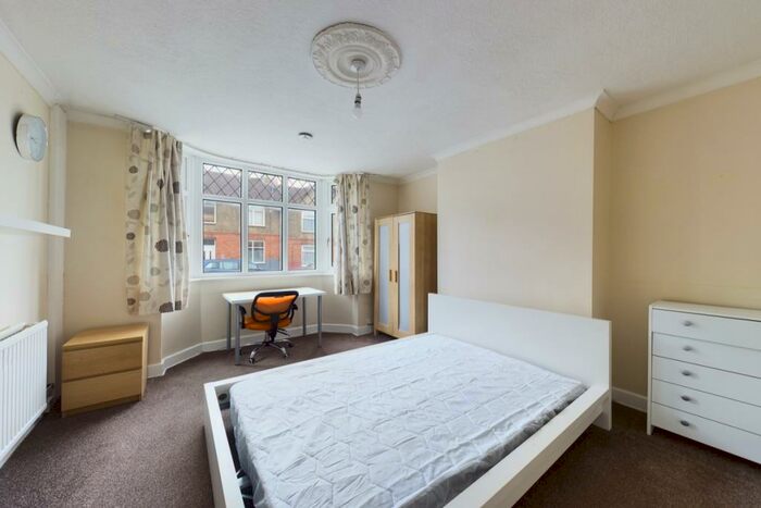 1 Bedroom Property To Rent In St. Andrews Road, Northampton, NN2