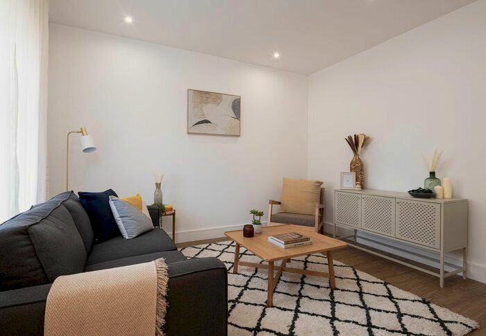 3 Bedroom Flat To Rent In Soho Wharf, Hopper Street, B18