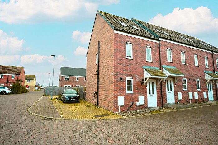 3 Bedroom End Of Terrace House For Sale In Marler Close, Bradwell, Great Yarmouth, NR31