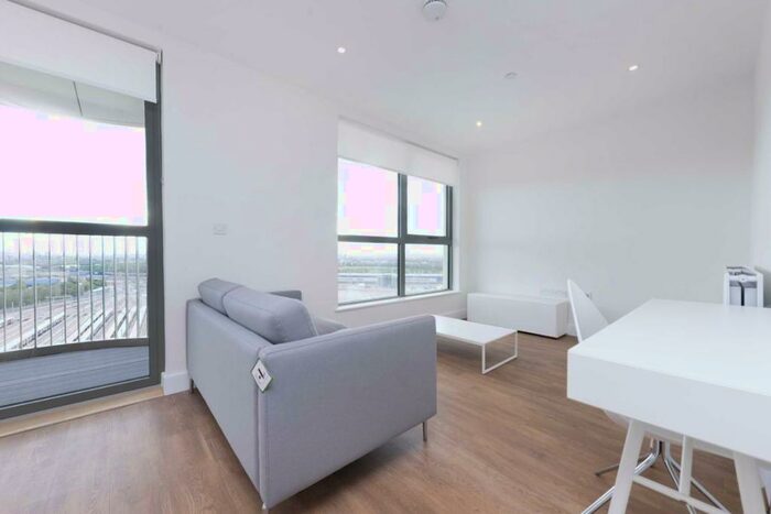 1 Bedroom Flat To Rent In Green Street, North Acton, NW10