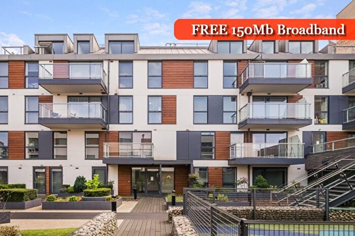 3 Bedroom Flat To Rent In Stylus Place, Hayes, UB3