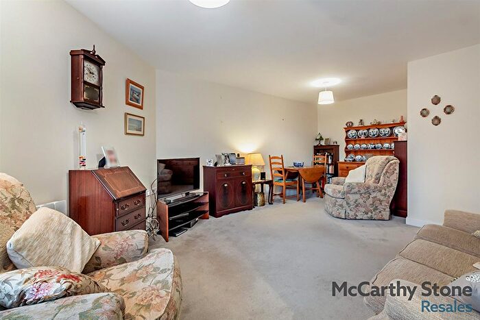 1 Bedroom Flat For Sale In Tyefield Place, High Street, Hadleigh, IP7