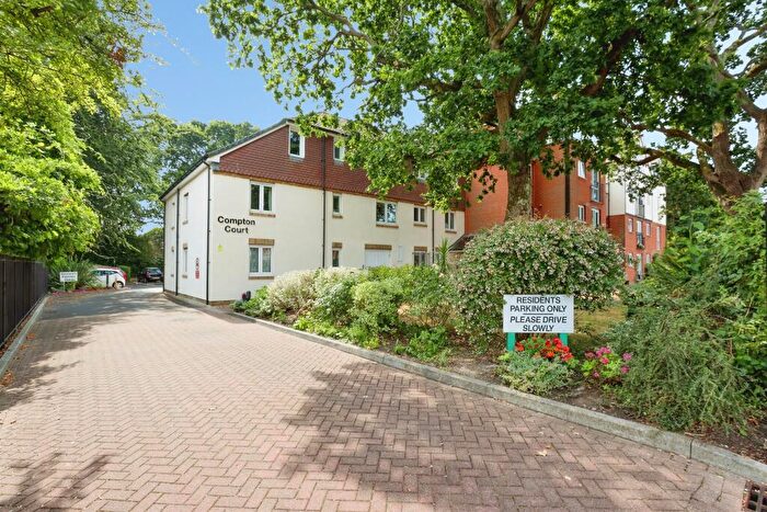 2 Bedroom Flat For Sale In Belle Vue Road, Bournemouth, BH6
