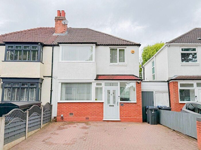 3 Bedroom Semi-Detached House For Sale In Ansell Road, Birmingham, B24