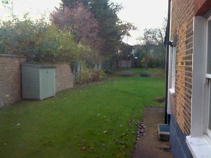 Studio To Rent In Queens Road, London, SW19