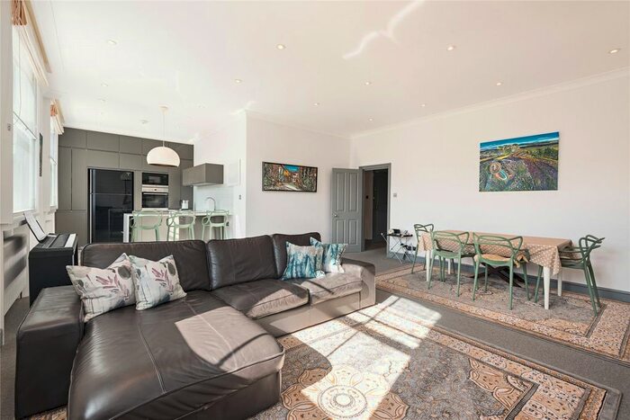 4 Bedroom Flat To Rent In Cromwell Road, Earls Court, SW5