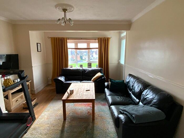2 Bedroom Flat To Rent In Beaumont Crescent, Hornchurch, London, RM13