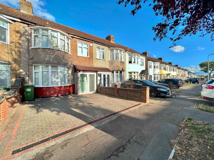 3 Bedroom Terraced House To Rent In Grenfell Avenue, Hornchurch, RM12