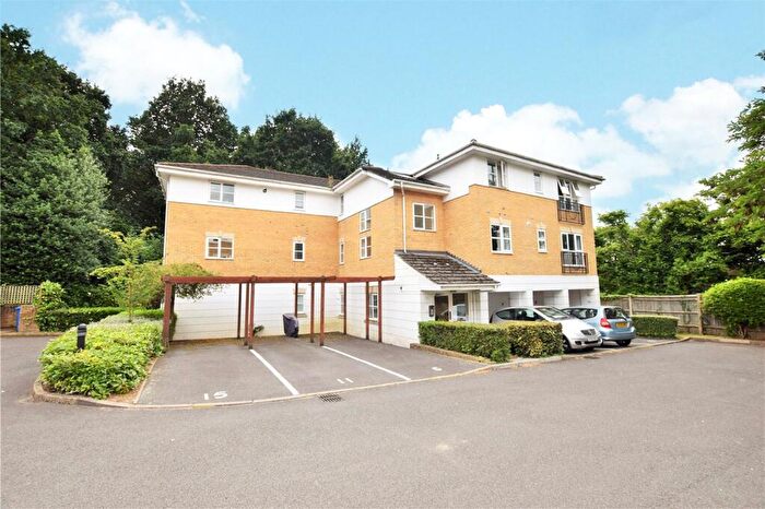 2 Bedroom Apartment To Rent In Sabin Gates, Old Bracknell Lane East, Bracknell, Berkshire, RG12