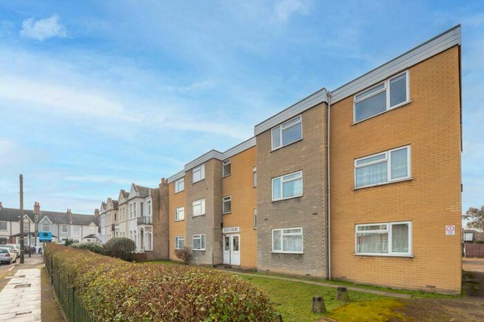 2 Bedroom Flat To Rent In Graham Road, Mitcham, CR4