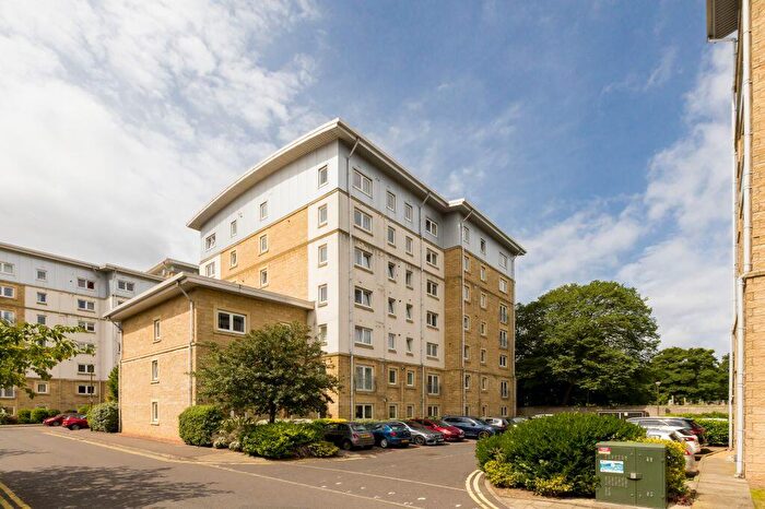 2 Bedroom Flat For Sale In / Pilrig Heights, Pilrig, Edinburgh, EH6