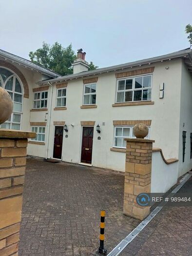 1 Bedroom Flat To Rent In Lane Court, Manchester, M14