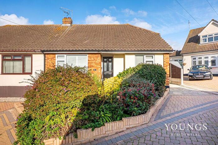 2 Bedroom Semi-Detached Bungalow For Sale In Eastwood Park Close, Leigh-On-Sea, SS9