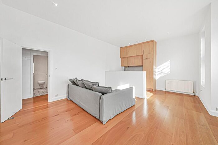 1 Bedroom Flat To Rent In Willoughby Road, Hampstead, NW3