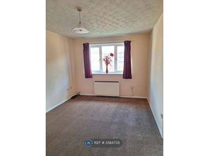 1 Bedroom Flat To Rent In Baker Court, London, E11