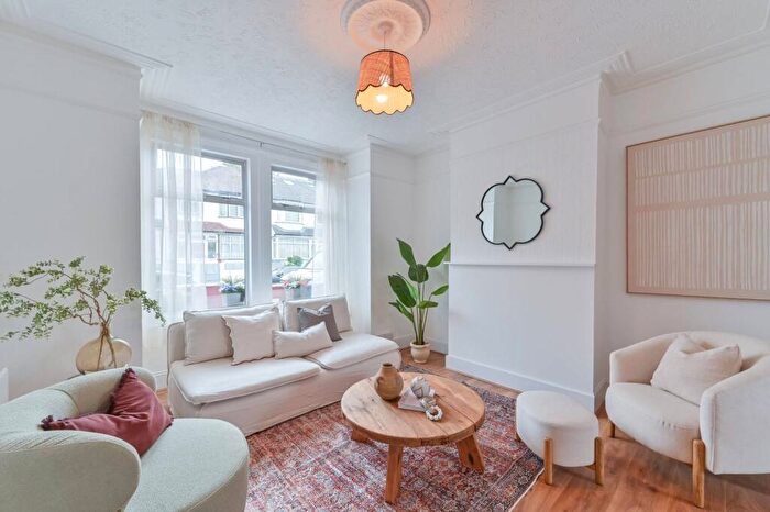 3 Bedroom Terraced House For Sale In Grange Park Road, Thornton Heath, CR7