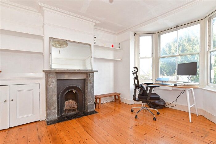 3 Bedroom End Of Terrace House For Sale In Gordon Terrace, Rochester, Kent, ME1