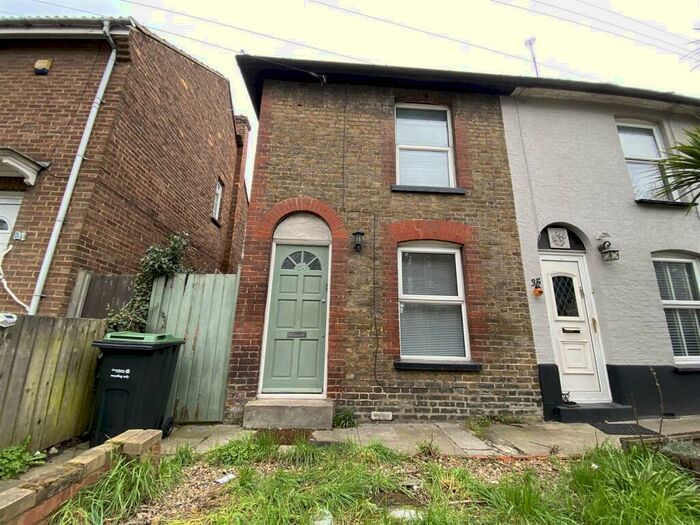 2 Bedroom End Of Terrace House To Rent In Stonebridge Road, Northfleet, DA11