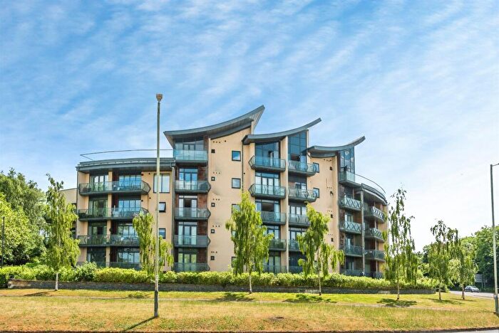 2 Bedroom Apartment For Sale In Tunnicliffe Close, Swindon, SN3
