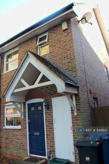 2 Bedroom End Of Terrace House To Rent In Falconer Road, Fleet, GU51