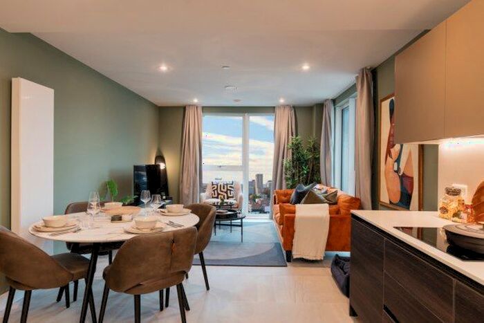 2 Bedroom Flat To Rent In Quarry Hill New York Square, Leeds, LS2