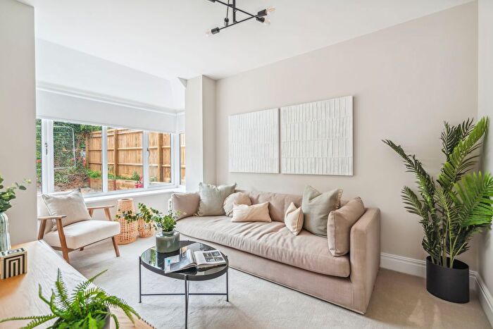 4 Bedroom Property For Sale In Mayflower Way, Beaconsfield, HP9