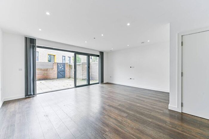 5 Bedroom Terraced House To Rent In Grafton Road, Croydon, CR0