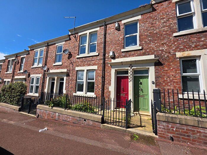 2 Bedroom Flat To Rent In Hyde Park Street, Bensham, Gateshead, NE8