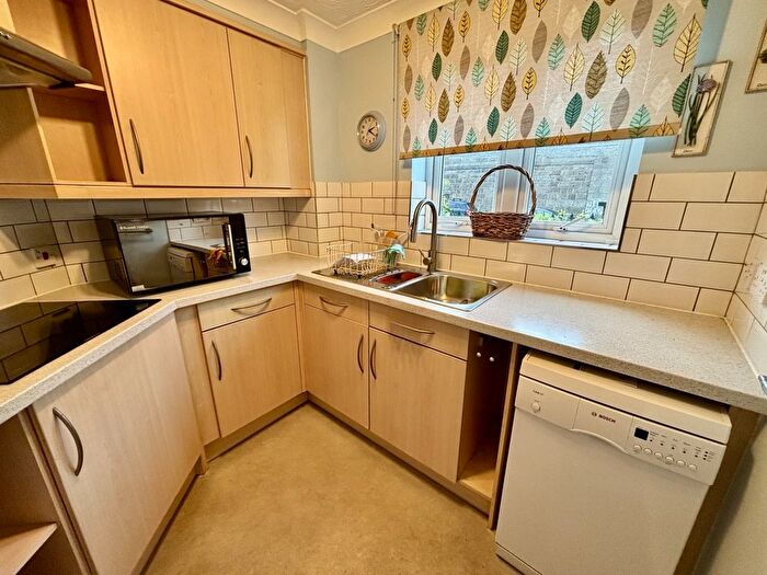 2 Bedroom Flat For Sale In East Terrace, Penzance, TR18