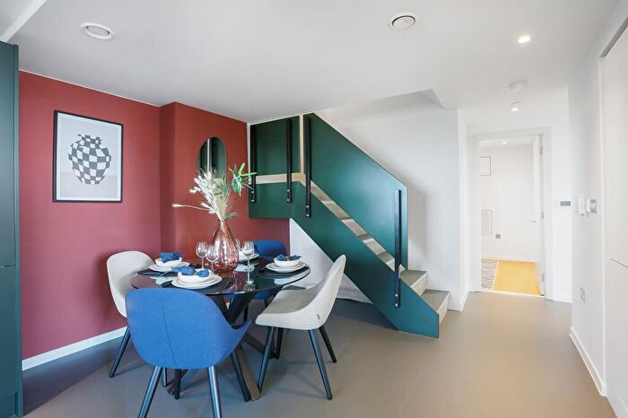 2 Bedroom Flat To Rent In Balfron Tower, St Leonards Road, London, E14