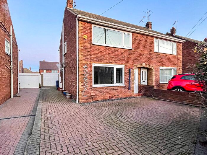 3 Bedroom Semi-Detached House To Rent In Winchester Way, Scawsby, Doncaster, DN5