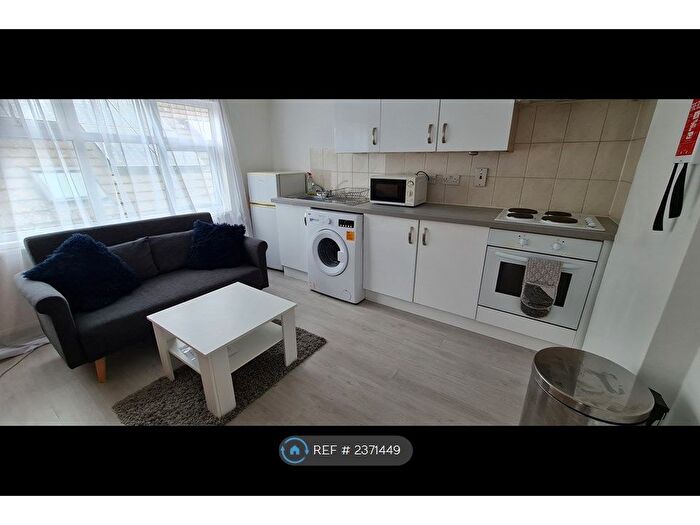 1 Bedroom Flat To Rent In St Georges Road, Feltham, TW13