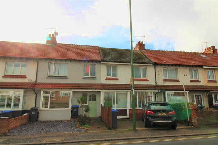 3 Bedroom Property To Rent In Old Shoreham Road, Southwick, Brighton, BN42