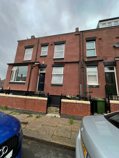 4 Bedroom Terraced House To Rent In Copperfield Grove, Leeds, West Yorkshire, LS9