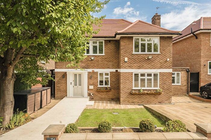 5 Bedroom Property To Rent In The Ridings, Ealing, W5