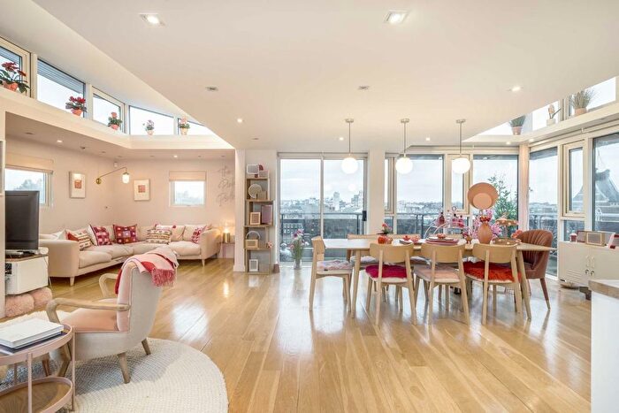 2 Bedroom Flat For Sale In High Holborn, Holborn, WC1V